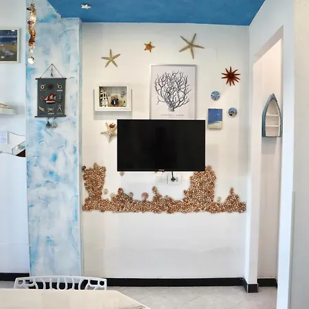 Crudi On The Sea Apartmán *